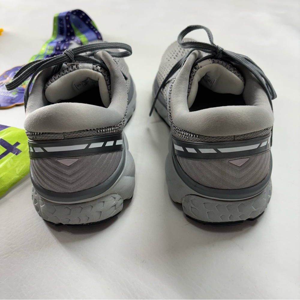 Brooks Ghost 11 Womens Size 9.5, Running, Athletic, Cross Training - Picture 5 of 9